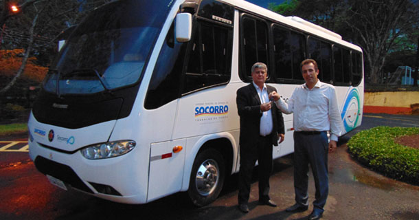 Ônibus adquirido com parte do duodécimo de 2014 da Câmara Municipal