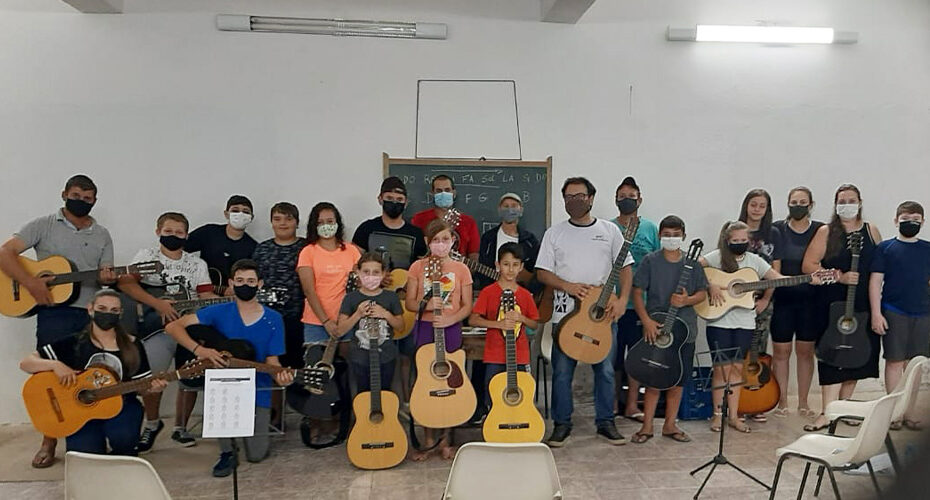 Descentralização da Cultura leva cursos de música gratuitos a seis bairros rurais