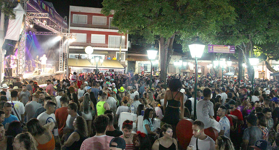 Milhares de foliões fizeram a festa no #CarnaHelp 2023