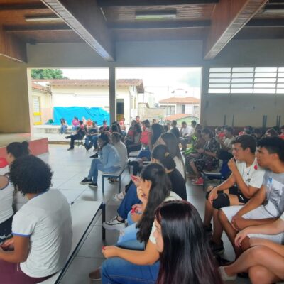 Prevenção da violência doméstica foi tema de palestra na Escola Estadual José Craveiro