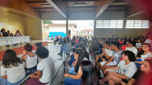 Prevenção da violência doméstica foi tema de palestra na Escola Estadual José Craveiro