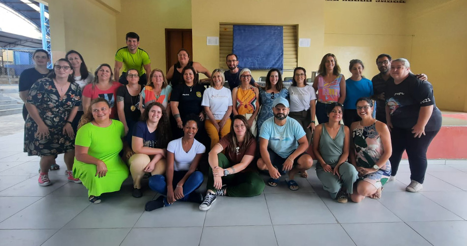 Prevenção da violência doméstica foi tema de palestra na Escola Estadual José Craveiro