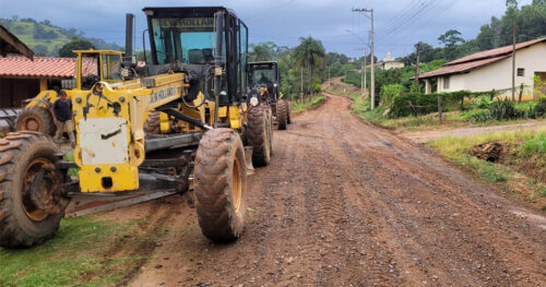 Prefeitura intensifica manutenção de estradas rurais no município