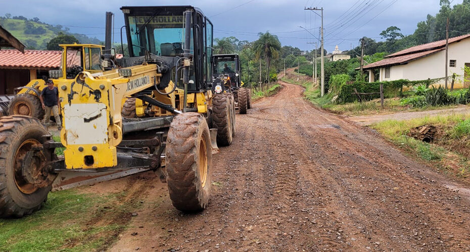 Prefeitura intensifica manutenção de estradas rurais no município