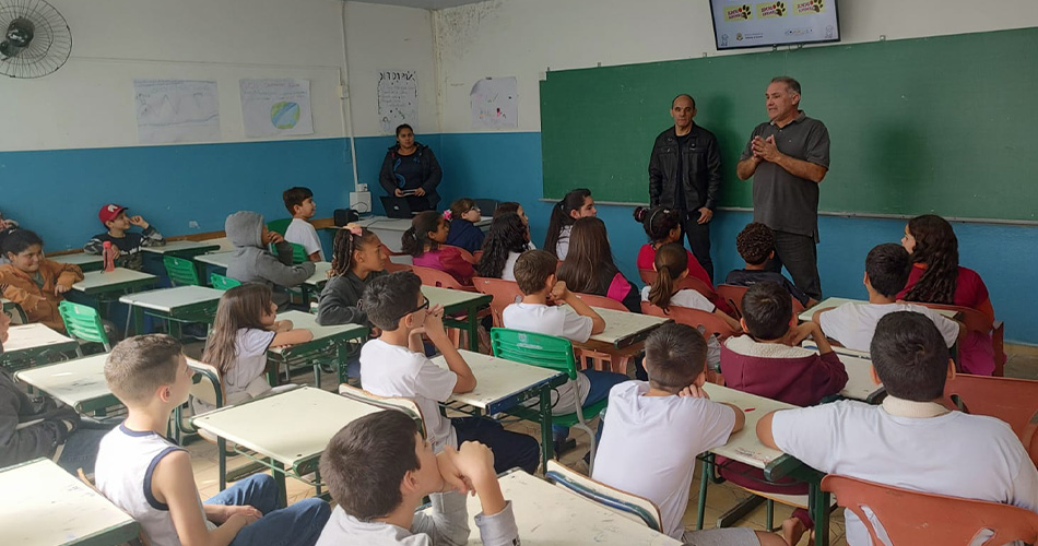 Estudantes visitam Complexo Ambiental e promovem conscientização sobre resíduos e consumo responsável