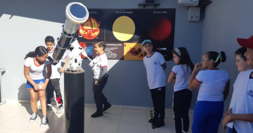 Alunos da EM Coronel Olimpio Gonçalves dos Reis exploram o Polo Astronômico de Amparo