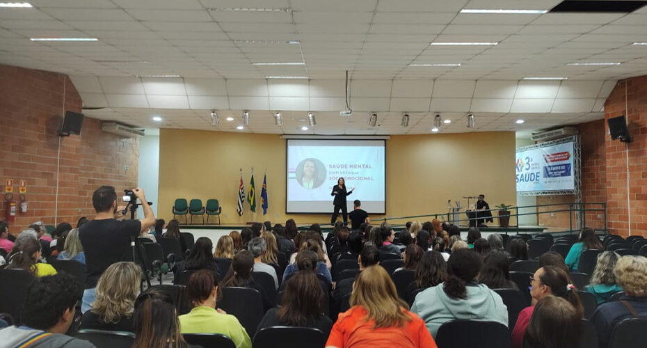Secretaria de Educação promove palestras sobre inteligência socioemocional