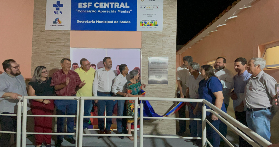 Prefeitura homenageia Conceição Manias em inauguração do ESF Central