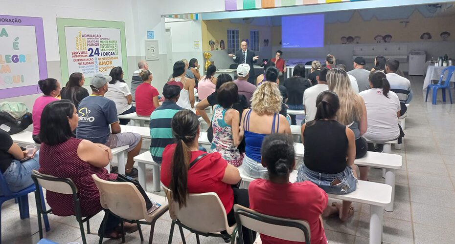 Promotor da Infância e Juventude realiza palestra no Vem Ser