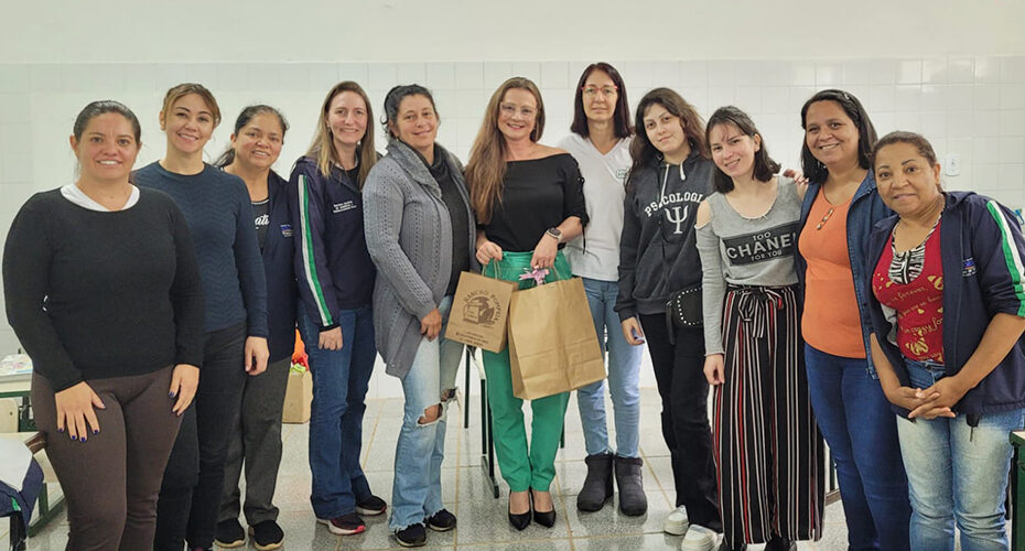 Fonoaudióloga participa de roda de conversa com orientadoras sociais do Programa Vem Ser